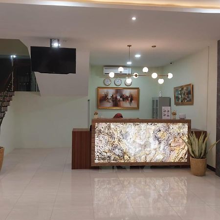 T Hotel Kualanamu Lubukpakam Extérieur photo