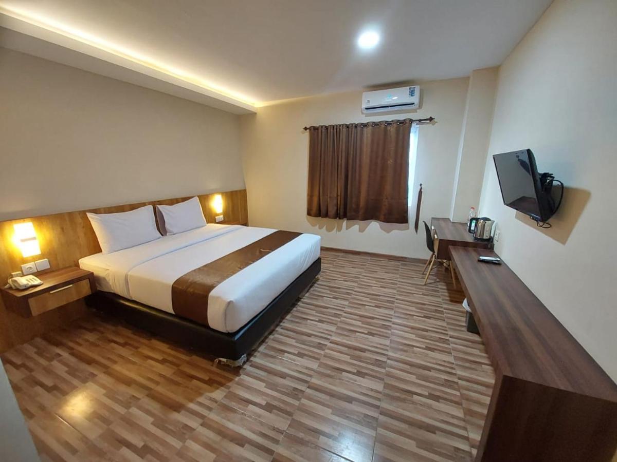 T Hotel Kualanamu Lubukpakam Extérieur photo