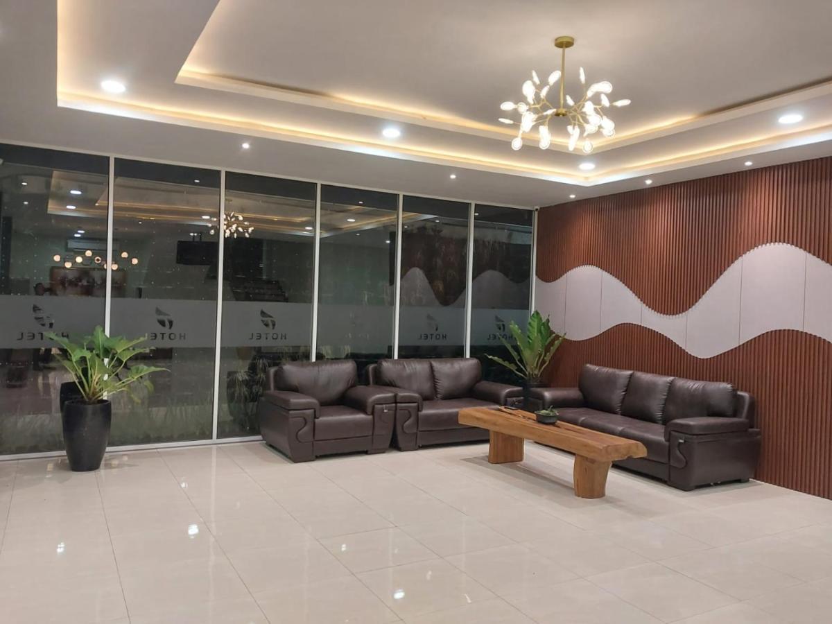 T Hotel Kualanamu Lubukpakam Extérieur photo