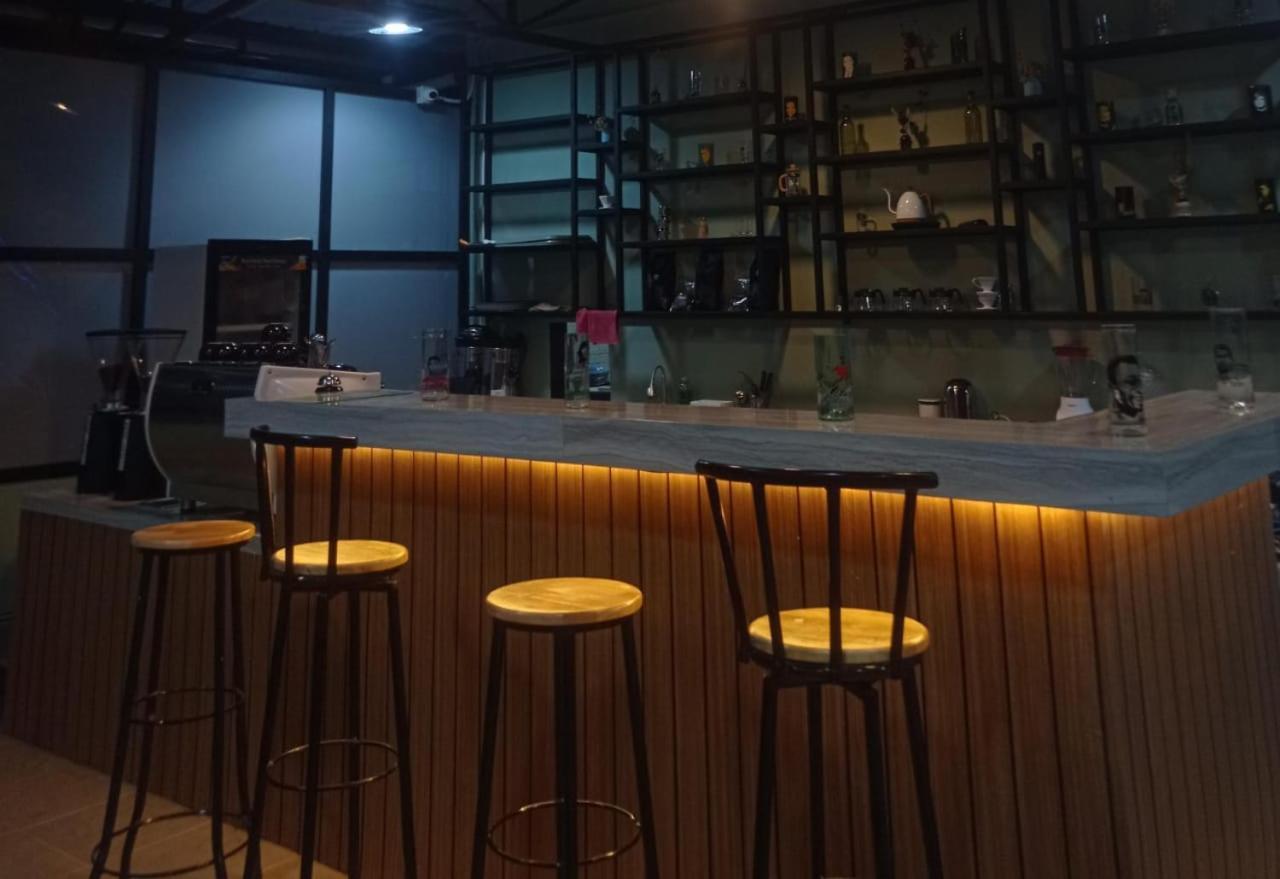 T Hotel Kualanamu Lubukpakam Extérieur photo