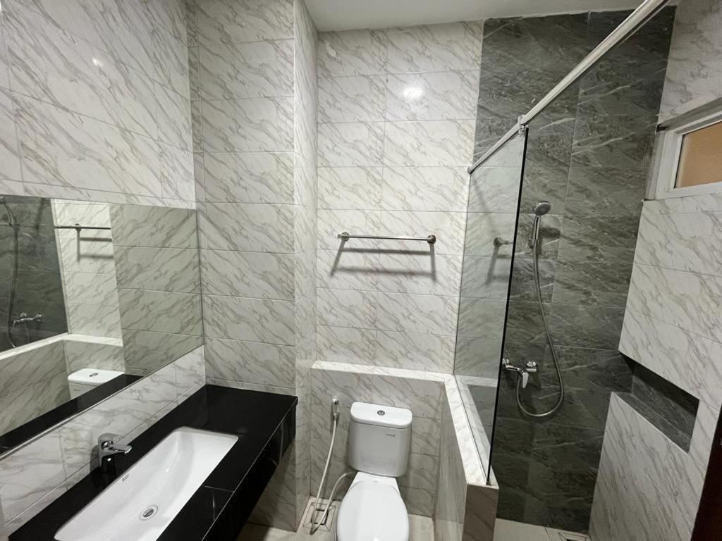 T Hotel Kualanamu Lubukpakam Extérieur photo